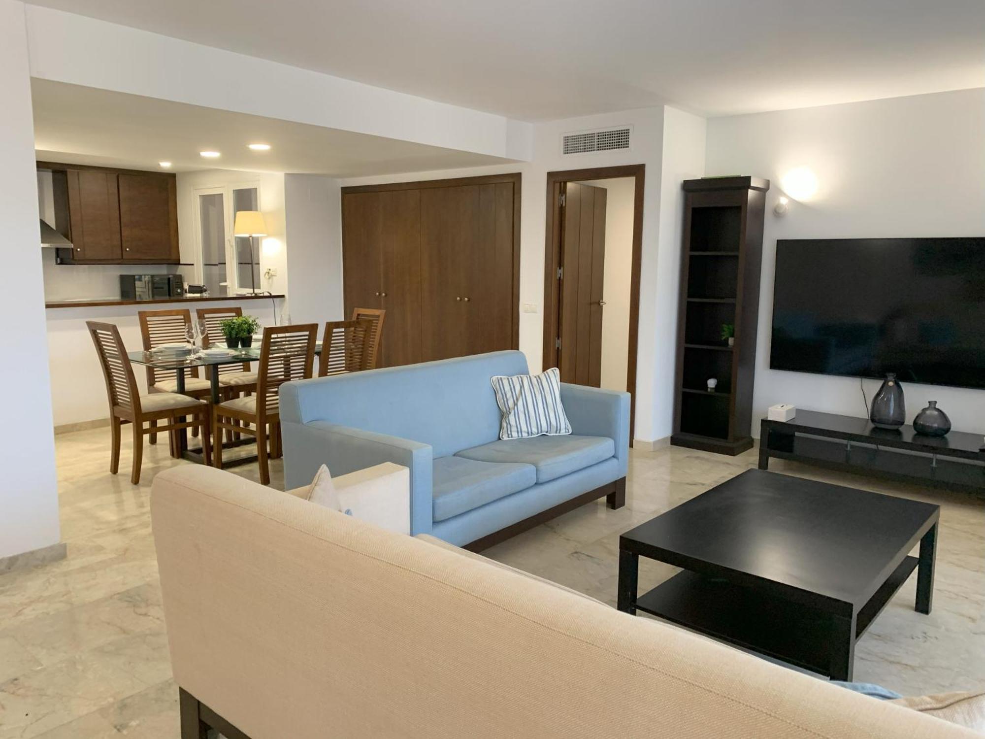Cc8 By Zanis Apartment Торевиеха Екстериор снимка
